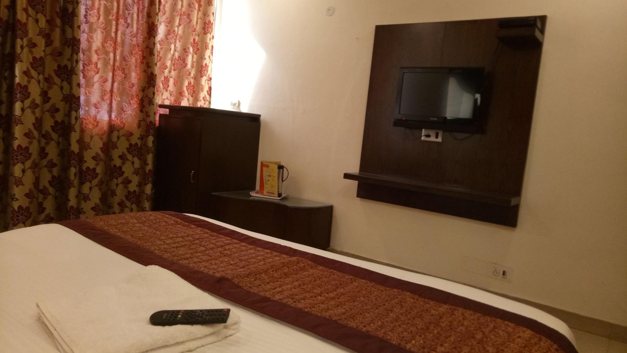 Oyo Flagship Kumar Palace 뉴델리 외부 사진